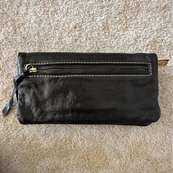 ROUGH ROSES WALLET &/OR CLUTCH NEVER USED. SOFT BLACK LEATHER W GOLD HARDWARE - Picture 8 of 11